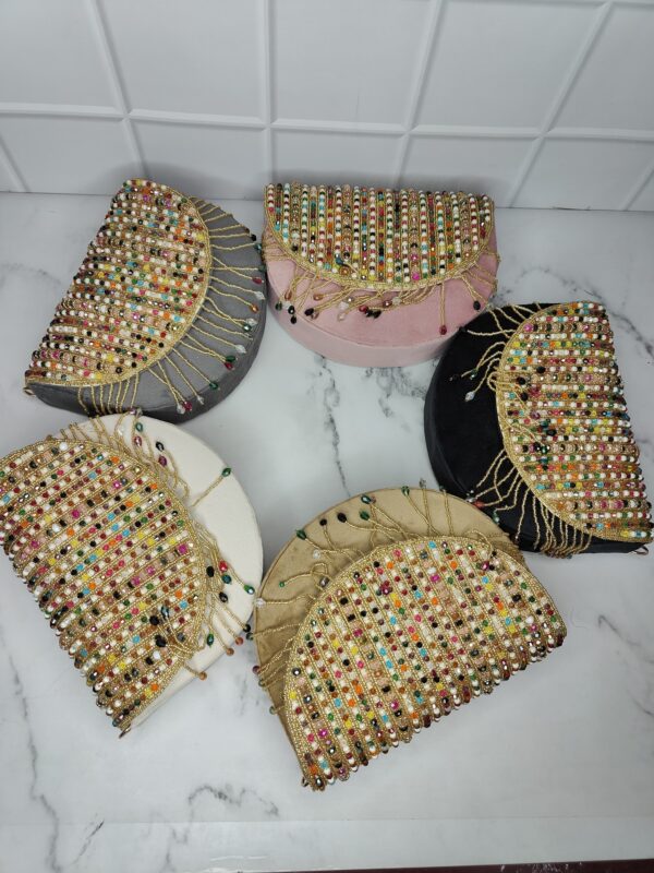 Youteek b5920485 13c9 41a6 9609 42da005aa669 scaled flap clutch embellisehed