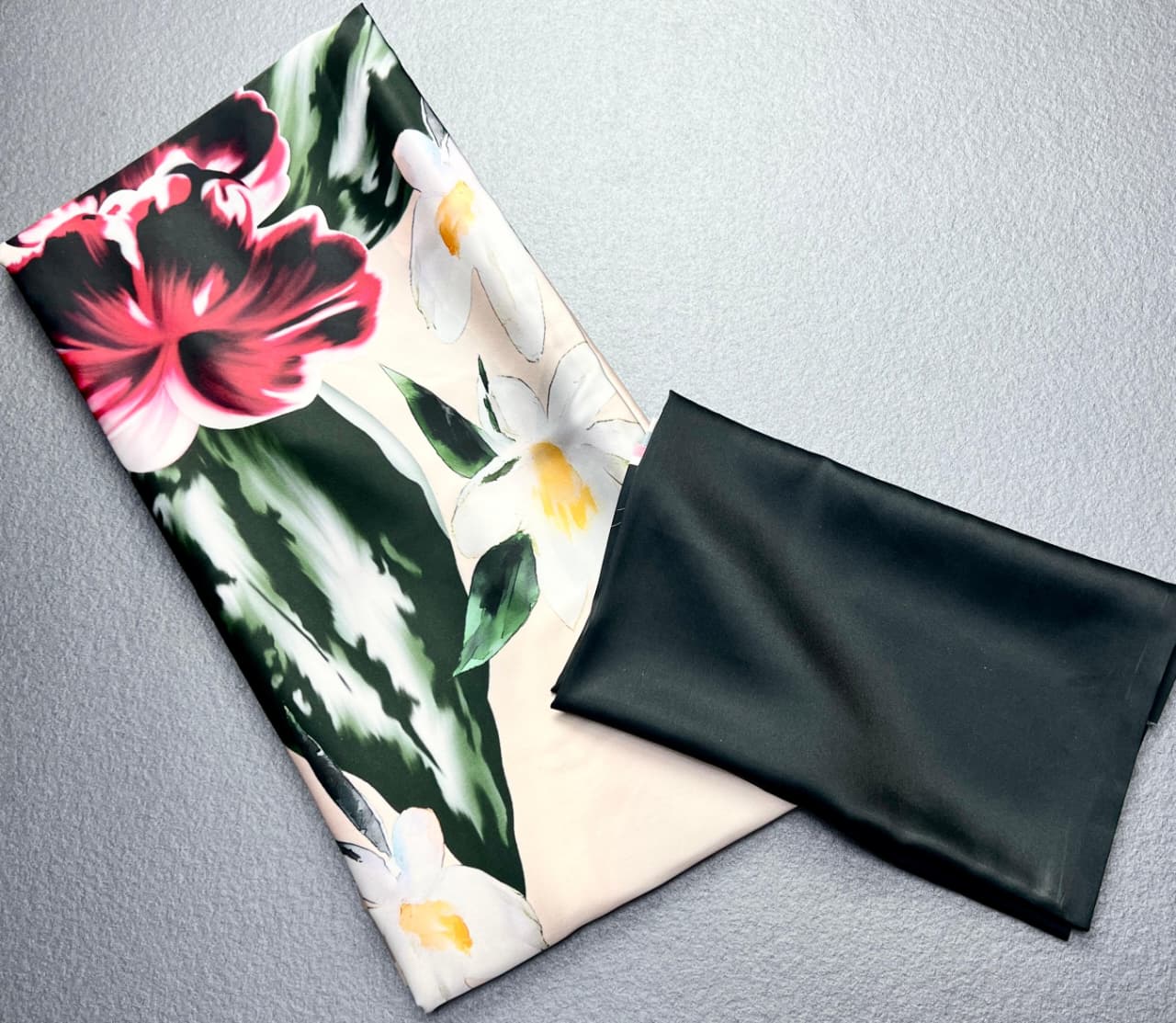 Kriti Sanon Saree – Premium Japan Satin Digital Print Saree e Kriti Sanon Saree – Premium Japan Satin Digital Print Saree e