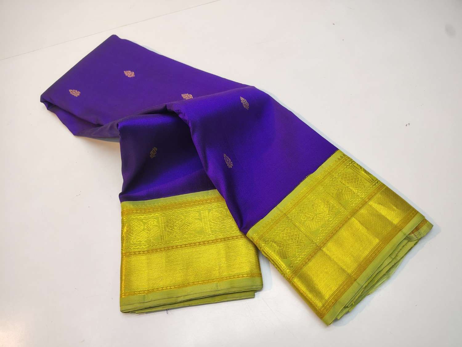 Kanchipuram Pure Handloom Silk Saree Korvai Border 2026 – 2GM Gold Zari & Silkmark Certified | Exclusive Handloom 1 Exclusive Kanchipuram Pure Handloom Silk Saree with traditional Korvai Border, 2GM Gold Zari and official Silkmark Certificate. Premium authentic handloom weave for weddings, festivals and heirloom occasions – pure silk excellence. Kanchipuram Pure Handloom Silk Saree Korvai Border