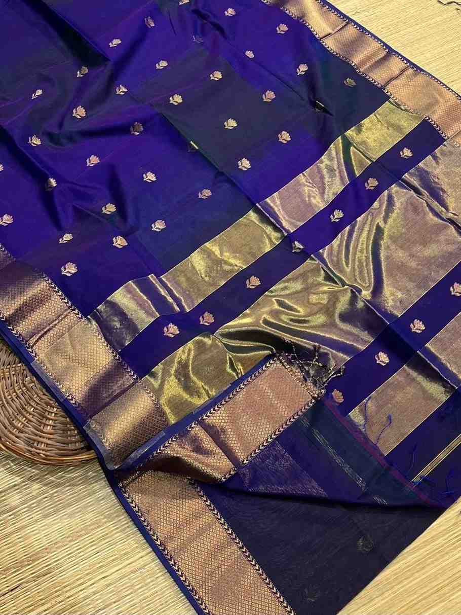 Maheshwari Handwoven Lotus Buta Saree | Silk Cotton | Youteek 3 Traditional Pure Maheshwari Handwoven Lotus Buta Saree in half silk half cotton. Elegant all-over lotus buta design perfect for festive and ethnic occasions. Maheshwari Handwoven Lotus Buta Saree | Silk Cotton | Youteek - Image 3