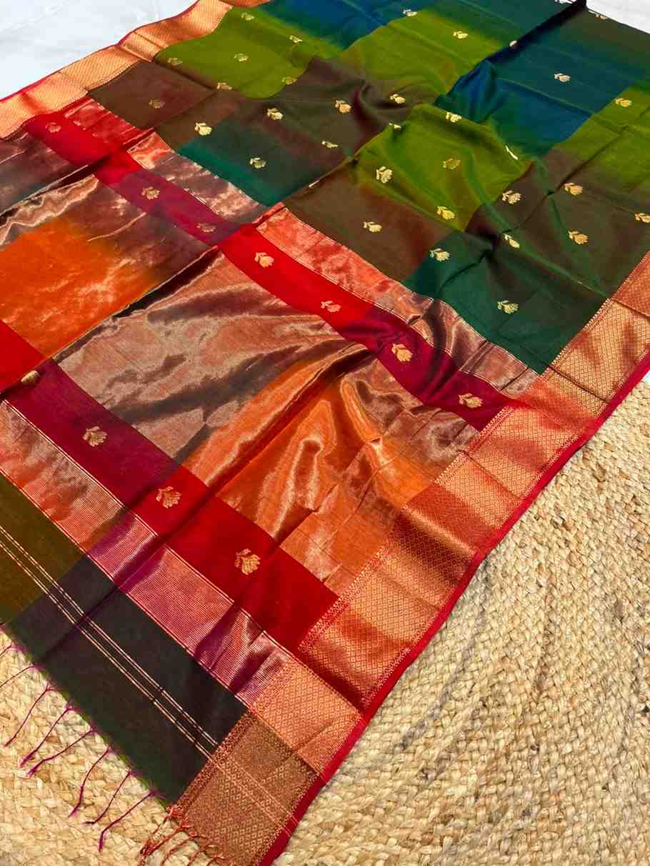 Maheshwari Handwoven Lotus Buta Saree | Silk Cotton | Youteek 5 Traditional Pure Maheshwari Handwoven Lotus Buta Saree in half silk half cotton. Elegant all-over lotus buta design perfect for festive and ethnic occasions. Maheshwari Handwoven Lotus Buta Saree | Silk Cotton | Youteek - Image 5