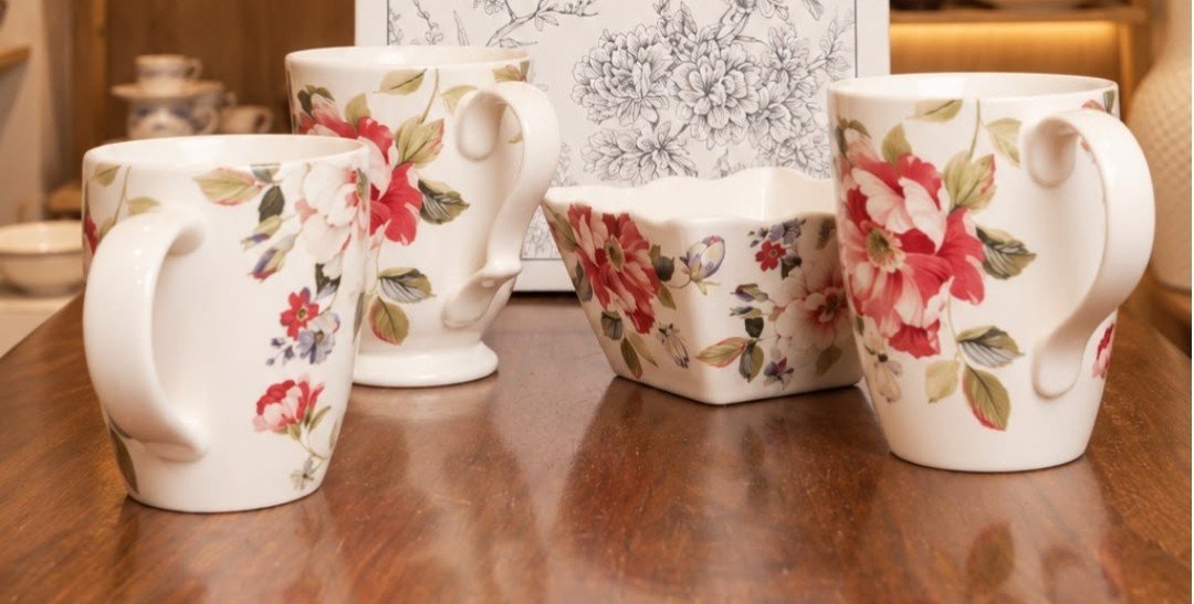 Oriana Bowl and Mug Set | 4 Mugs + 2 Bowls Porcelain Combo 1 Gifting special Oriana bowl and mug set combo. Includes 4 mugs and 2 bowls in fine porcelain. Gift box packaging. Perfect for home use and gifting. Oriana Bowl and Mug Set | 4 Mugs + 2 Bowls Porcelain Combo