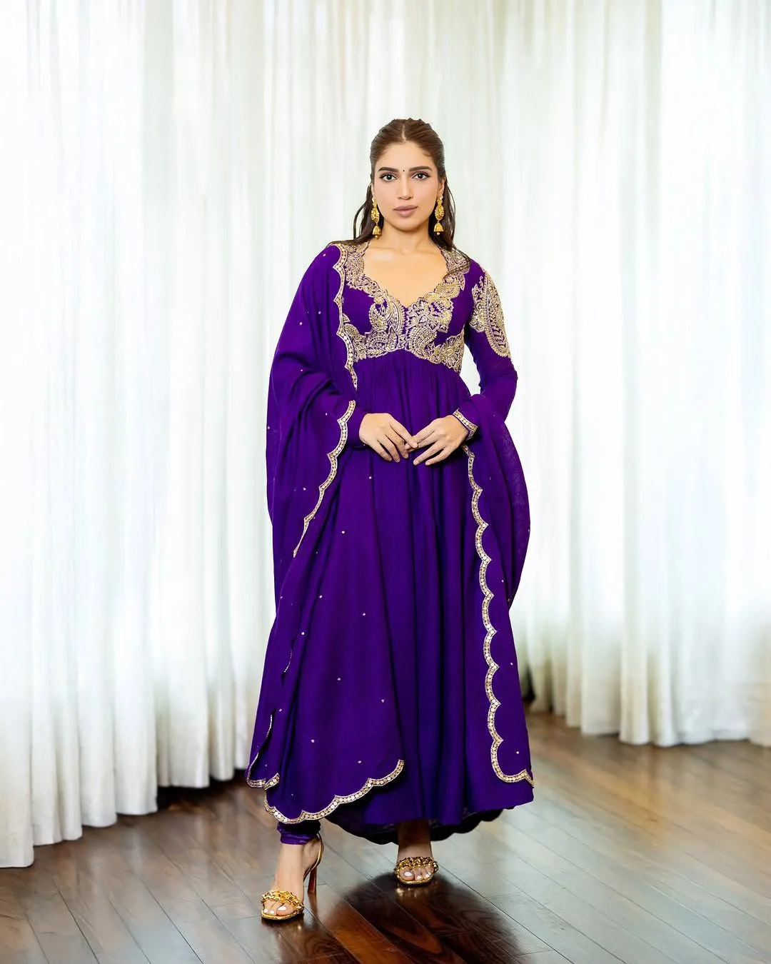 Bollywood Style Evening Gown Ready to Wear | Youteek 2 Newly launched designer bollywood style evening gown in beautiful chinon silk. Zari, thread and 5mm sequins embroidery on front and back. Fully stitched M to XXL, 54 inch length with 3/4 sleeves, 3 metre flair, matching embroidered dupatta. Weight 0.750 kg. Ready to wear. bollywood style evening gown ready to wear